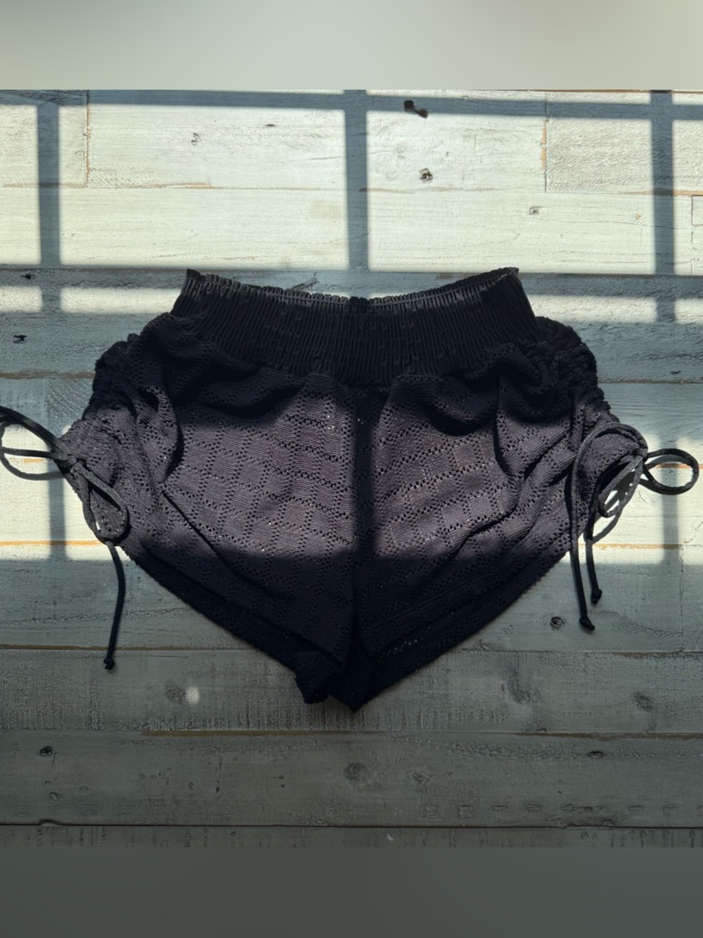 No Boundaries women’s size XS / 0-2 black cover up shorts EUC